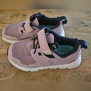 ON CLOUD PLAY STRETCH LACE CASUAL SHOES - KIDS